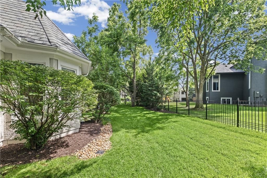 14302 Briar Street — photo 72