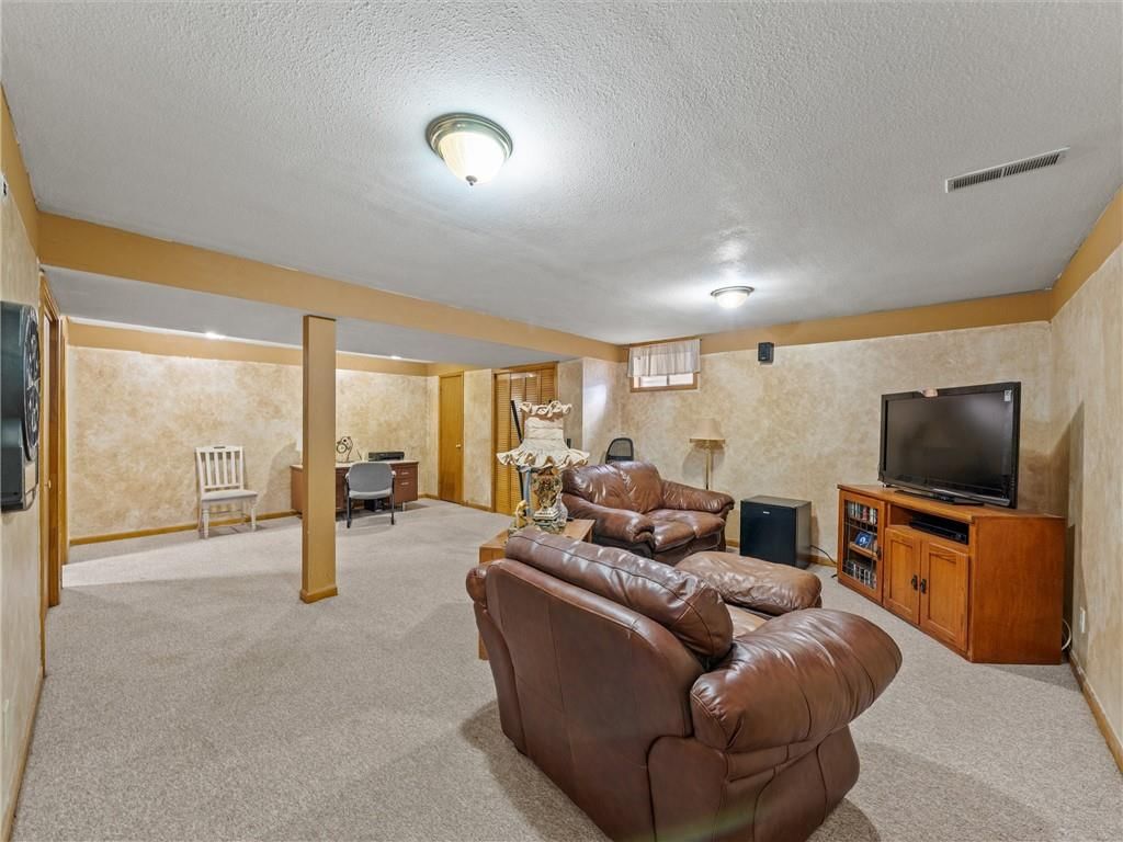201 SE Citadel Drive — photo 22