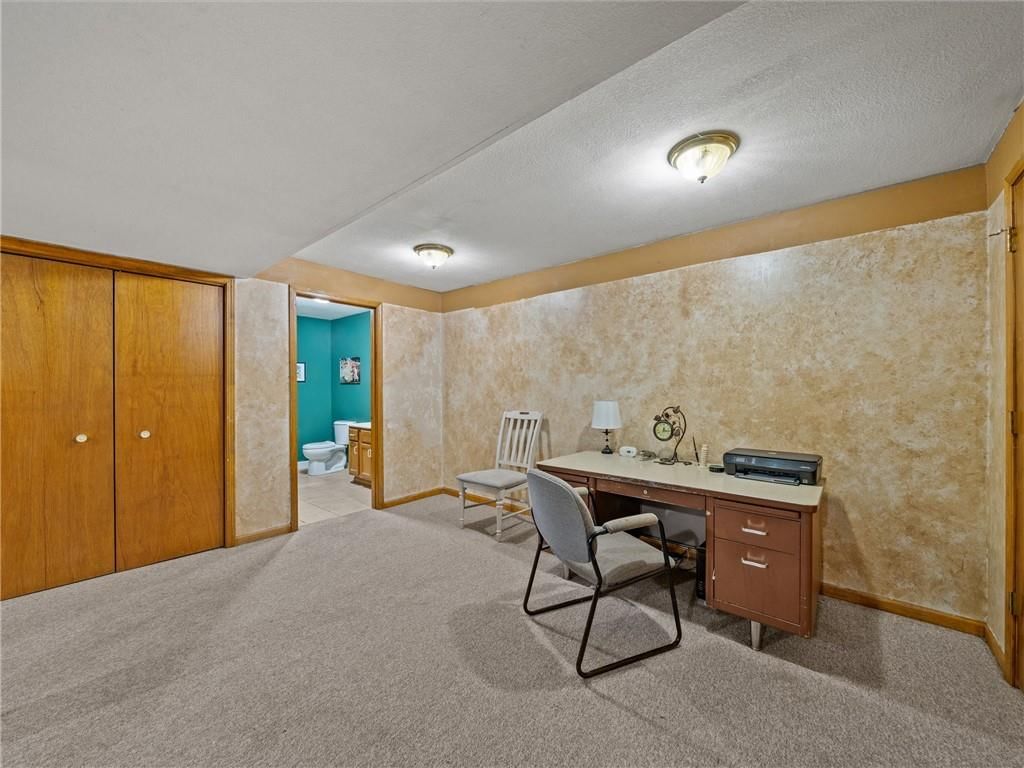 201 SE Citadel Drive — photo 23
