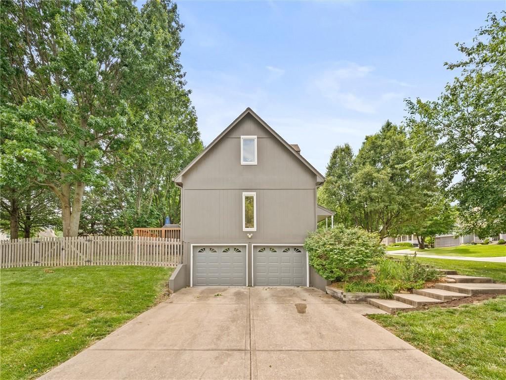 201 SE Citadel Drive — photo 27