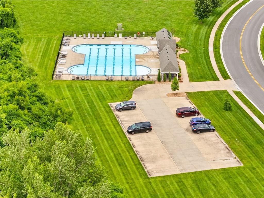 201 SE Citadel Drive — photo 32