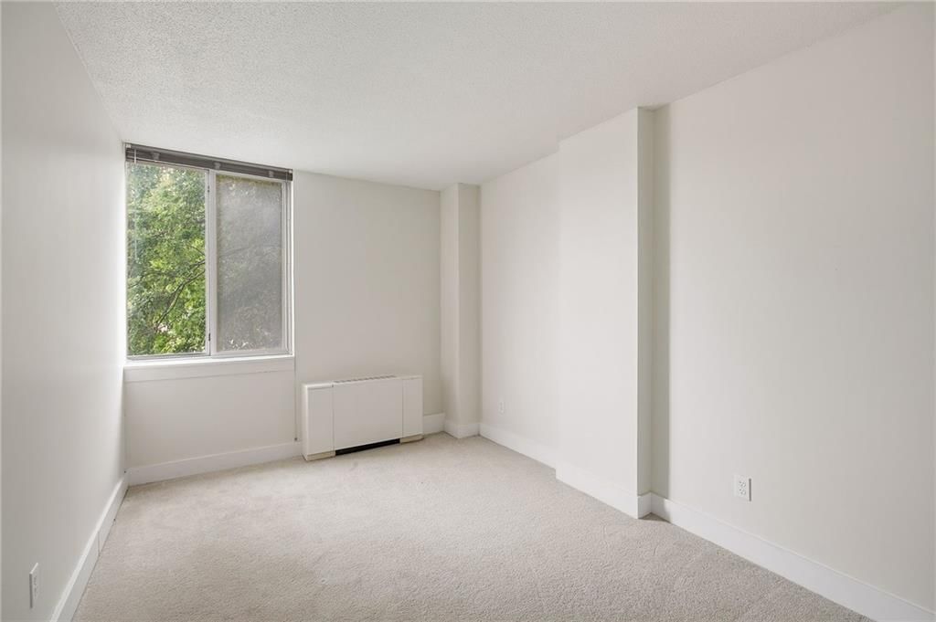 600 E 8th Street — photo 12