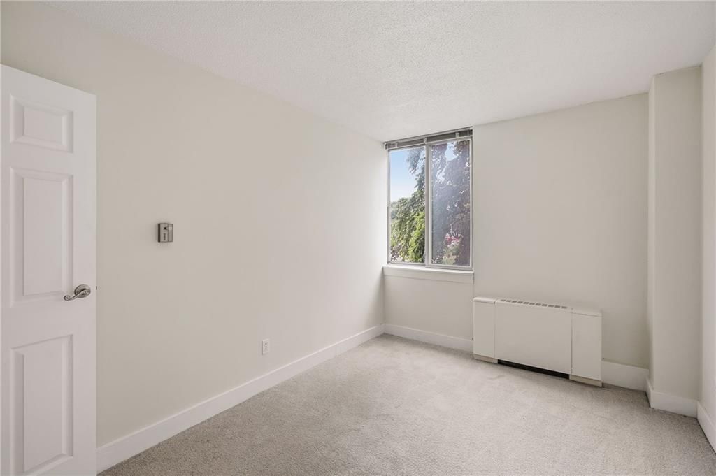 600 E 8th Street — photo 13