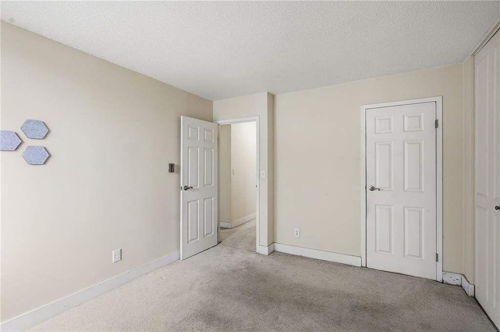 600 E 8th Street — photo 16