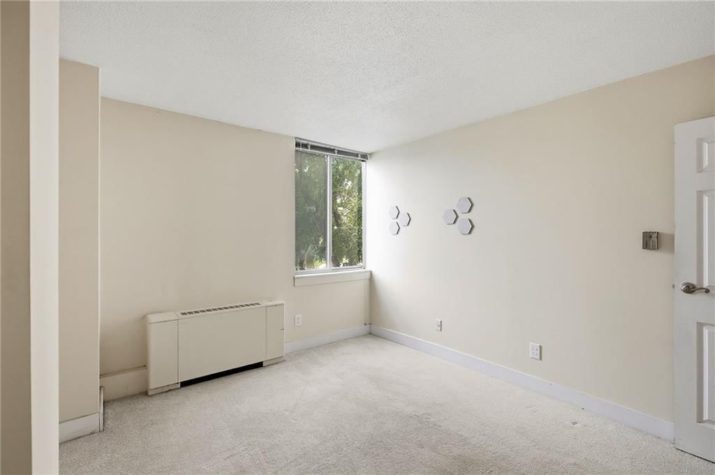 600 E 8th Street — photo 17
