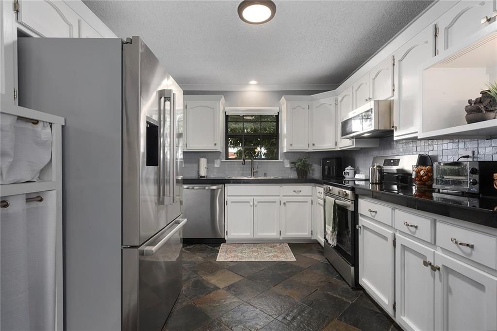 300 NW Arbor Drive — photo 12
