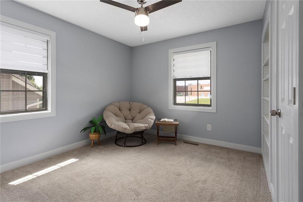 300 NW Arbor Drive — photo 19