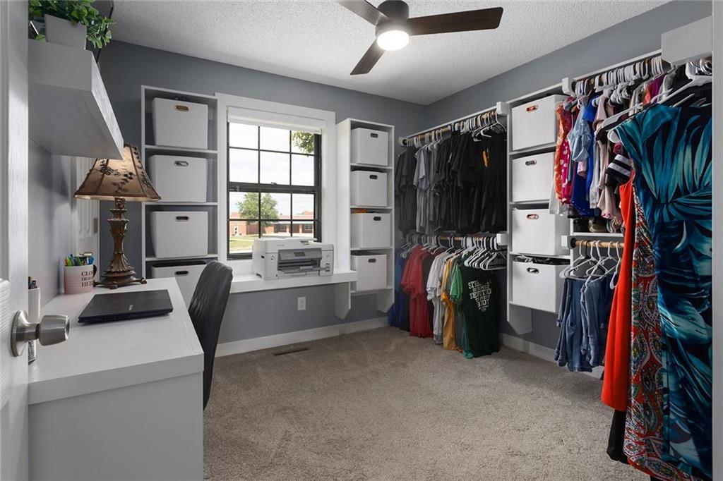300 NW Arbor Drive — photo 22