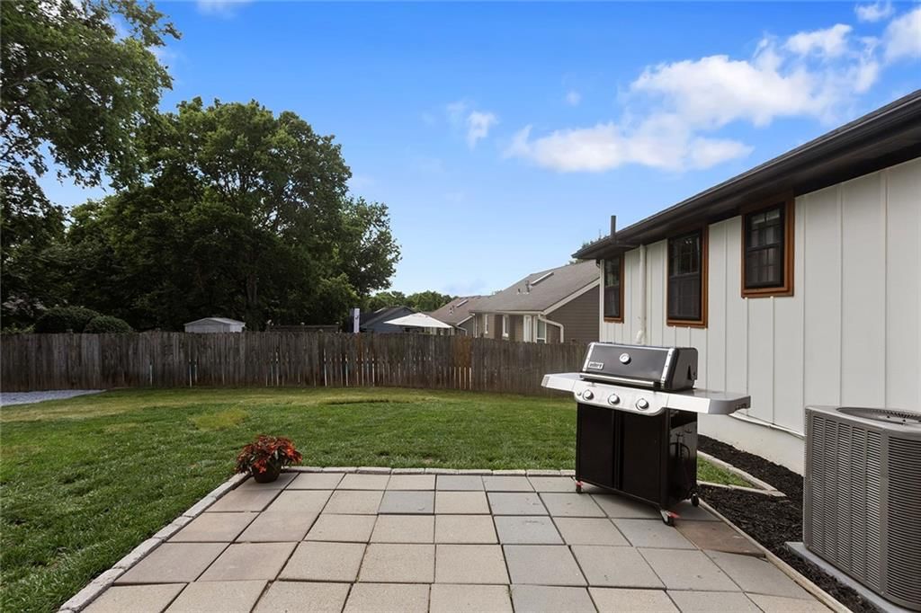 300 NW Arbor Drive — photo 36
