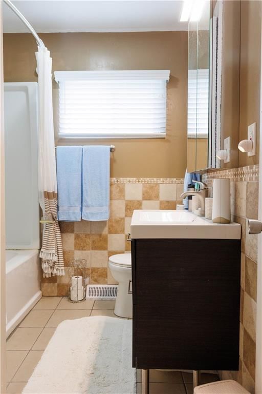 8614 Bristol Avenue — photo 11