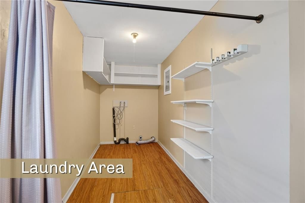 302 E 7th Street — photo 21
