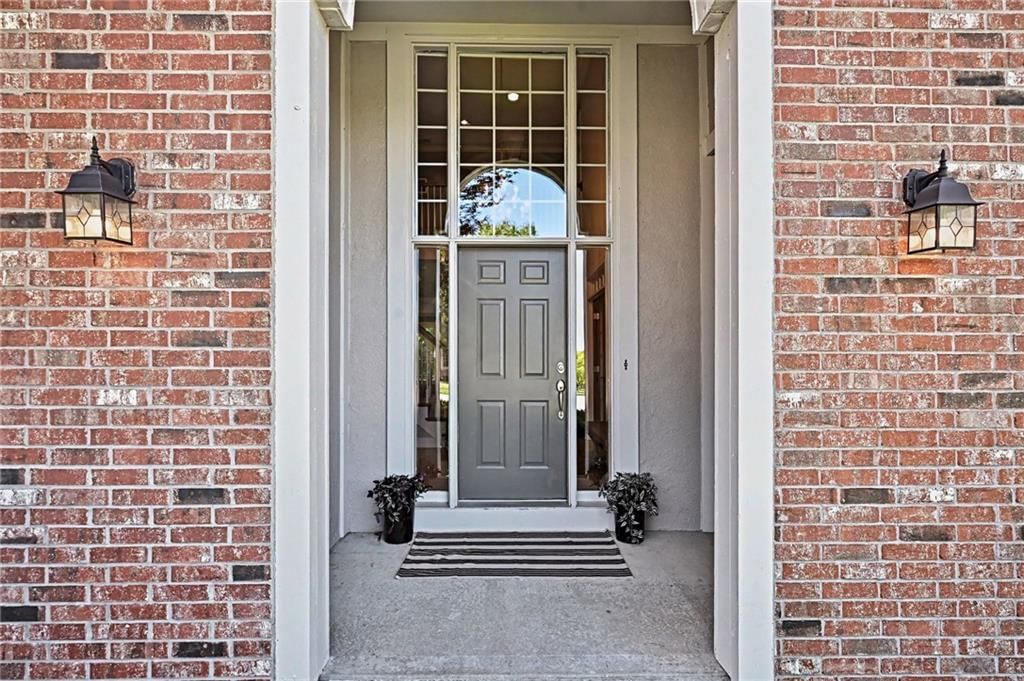 8033 Clearwater Drive — photo 4