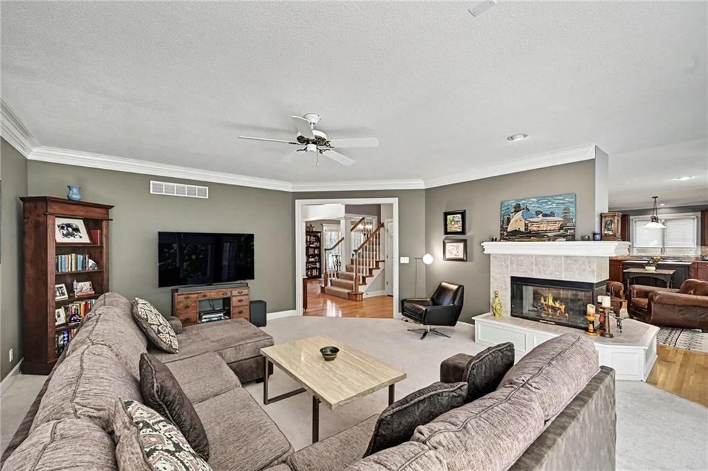 8033 Clearwater Drive — photo 7