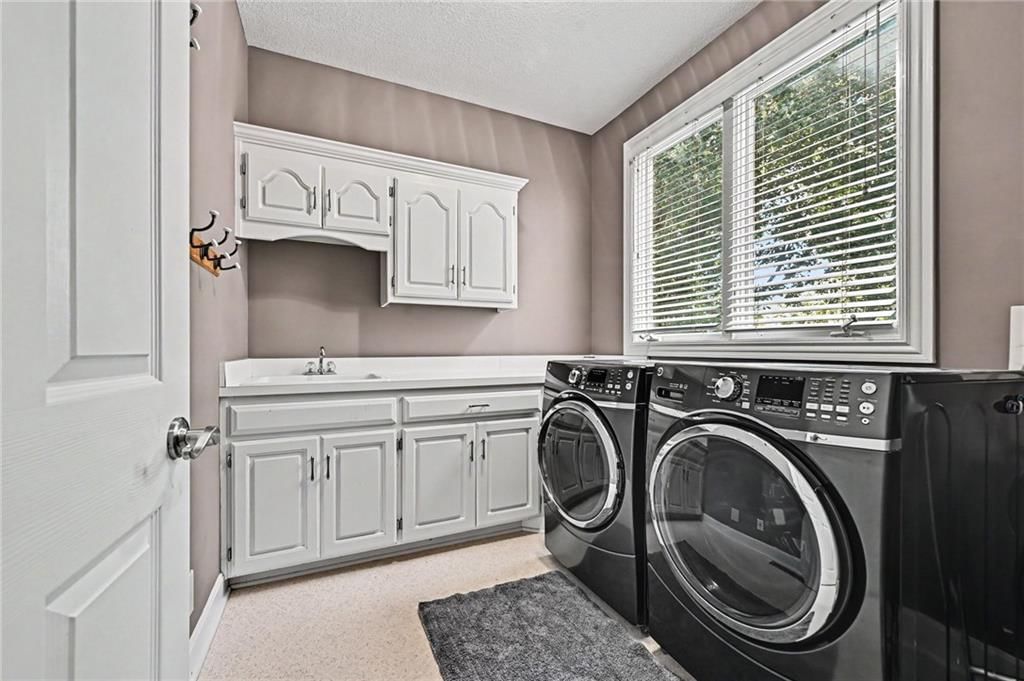 8033 Clearwater Drive — photo 37