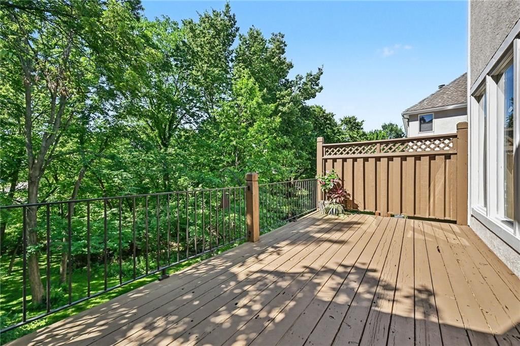 8033 Clearwater Drive — photo 38