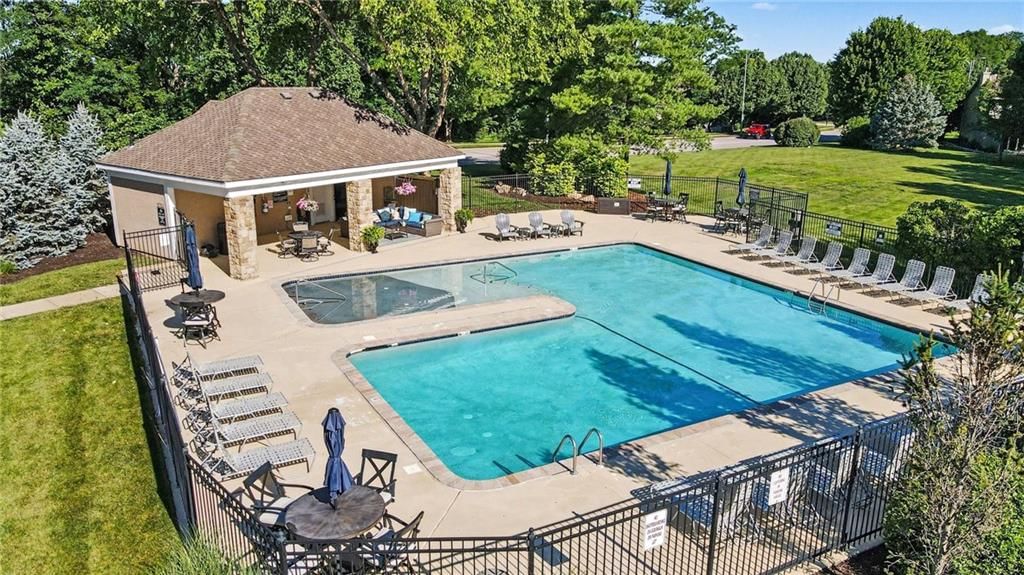 8033 Clearwater Drive — photo 46