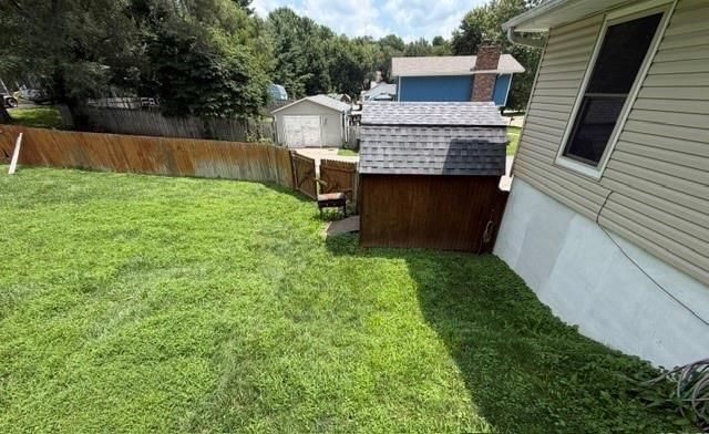 921 E Buddy Street — photo 27
