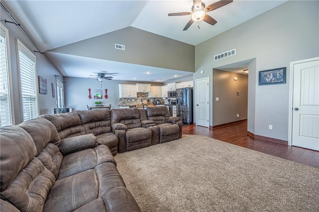 1209 Aubreis Way — photo 4