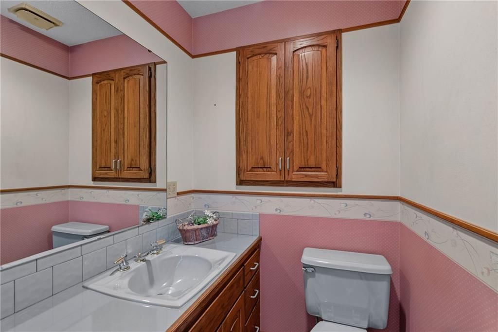 21898 Sunflower Road — photo 32