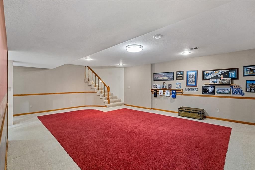 21898 Sunflower Road — photo 34