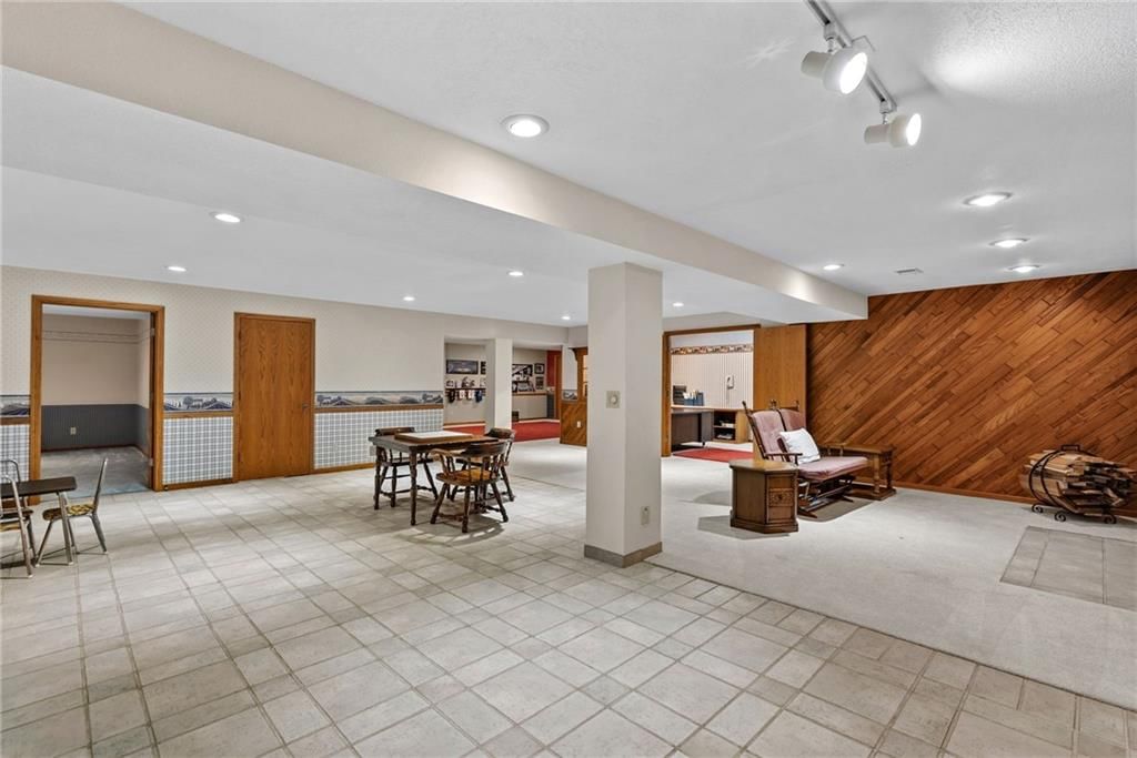 21898 Sunflower Road — photo 36