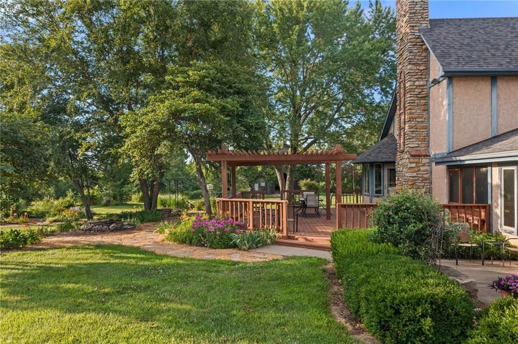 21898 Sunflower Road — photo 45