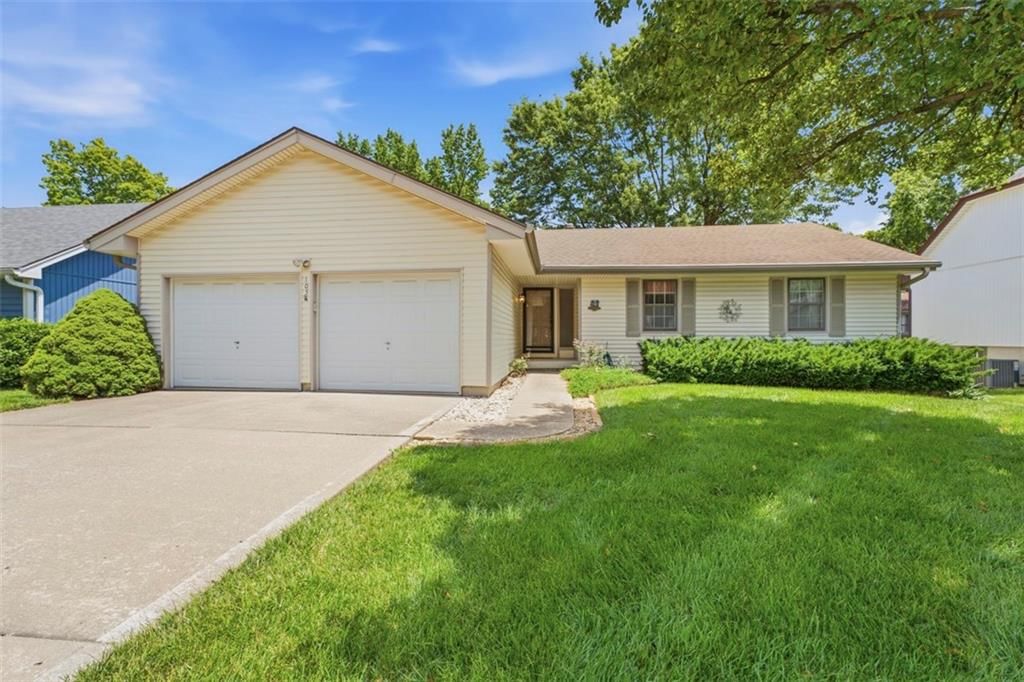 105 SE Colony Drive, Lee's Summit, MO