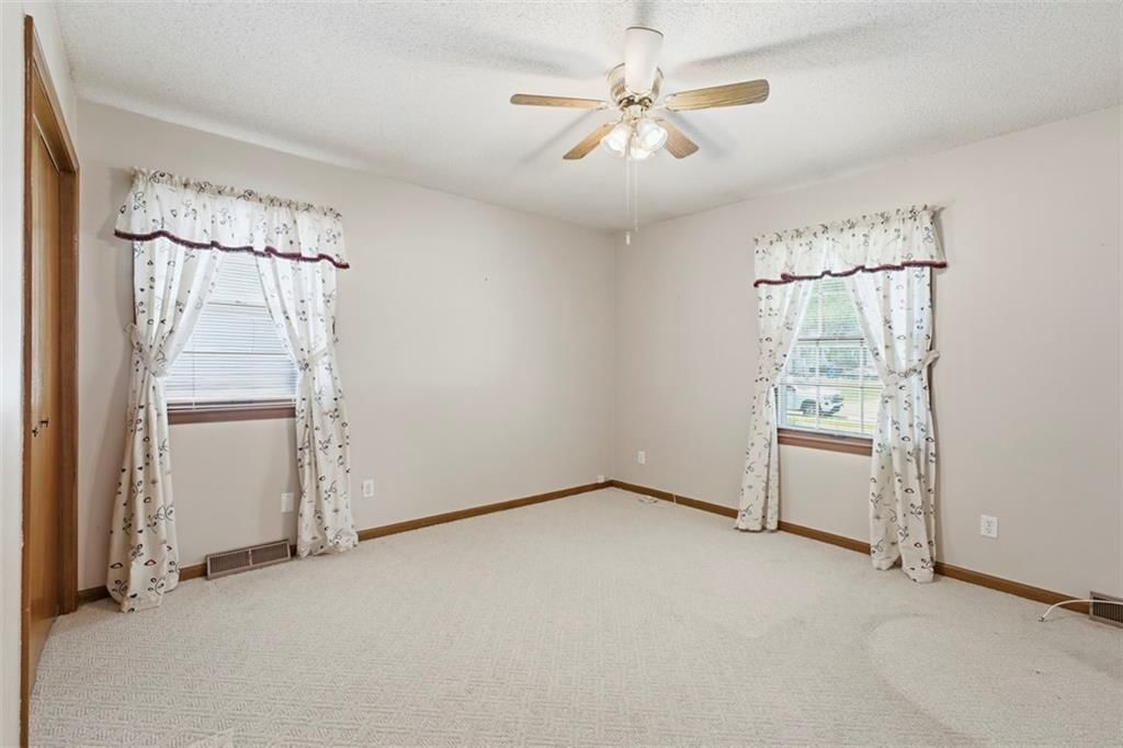 105 SE Colony Drive — photo 17