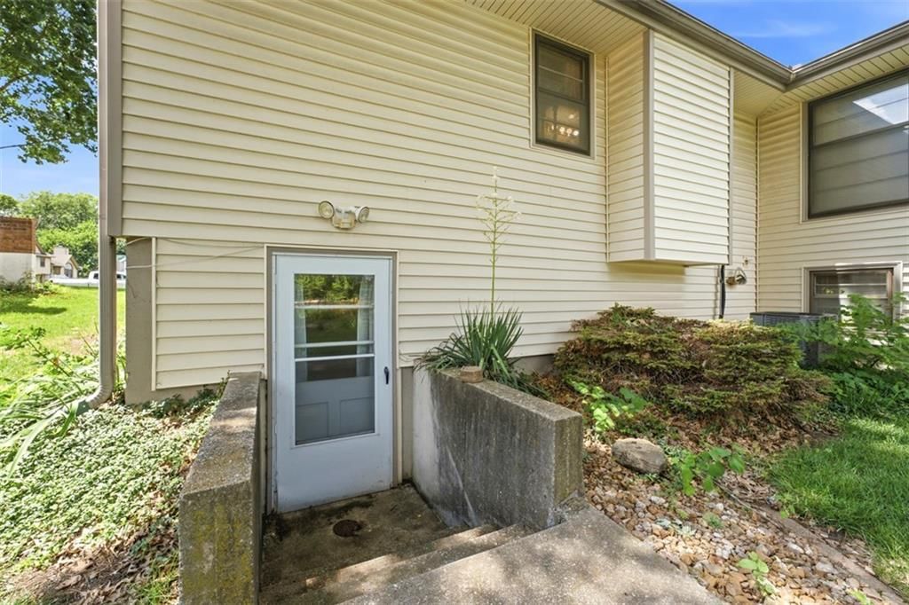 105 SE Colony Drive — photo 40