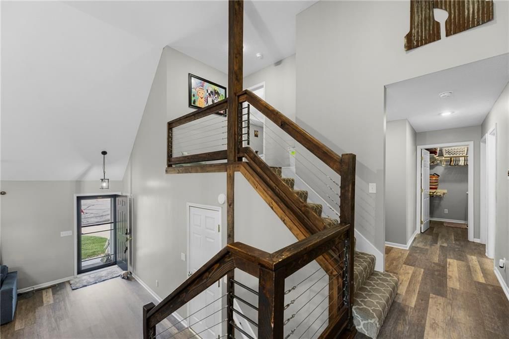 Photo 7 of 52 - 907 Rosewood Court, Paola, KS 66071