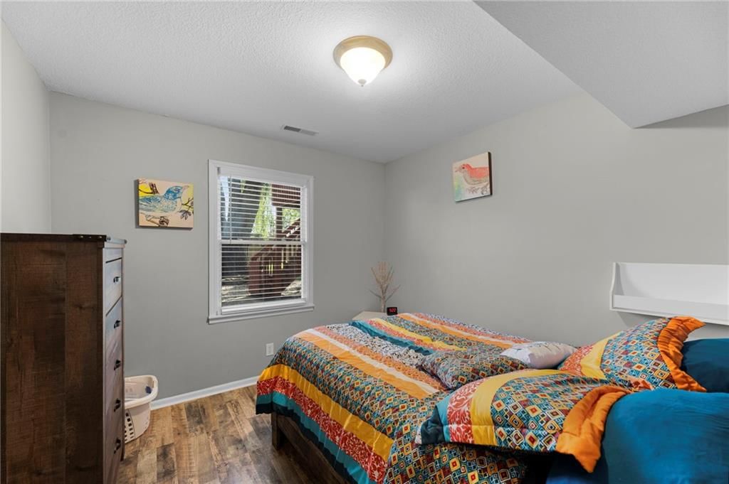 Photo 31 of 52 - 907 Rosewood Court, Paola, KS 66071
