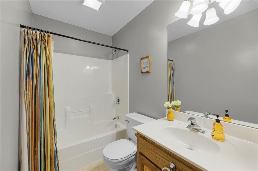 Photo 35 of 52 - 907 Rosewood Court, Paola, KS 66071