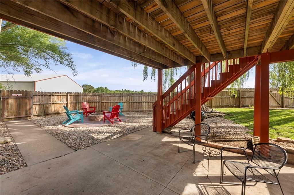 Photo 39 of 52 - 907 Rosewood Court, Paola, KS 66071