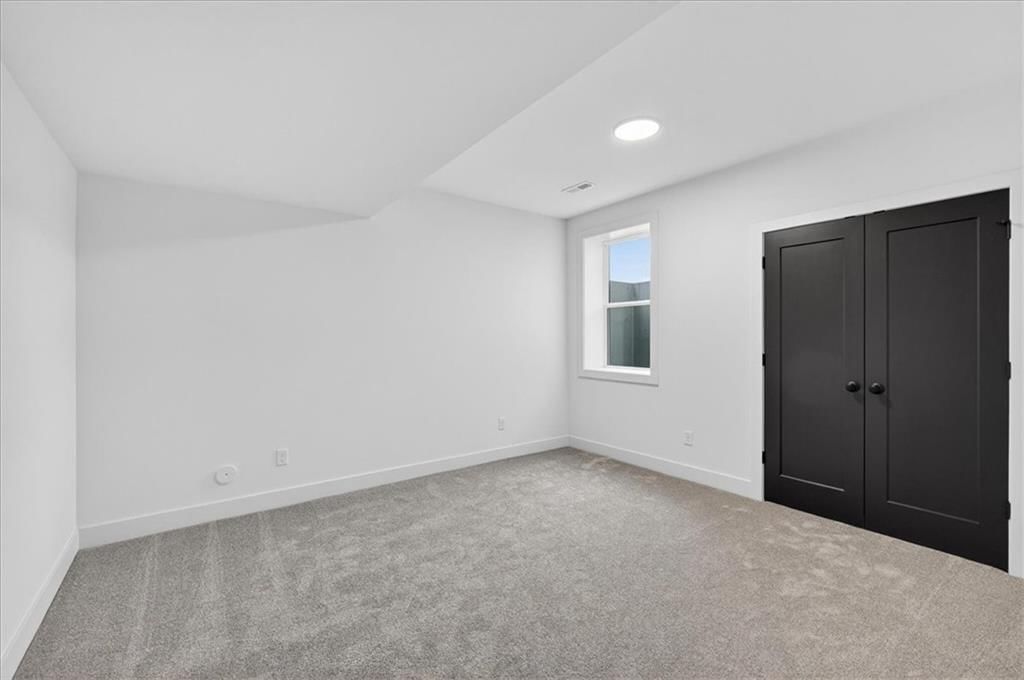 22480 W 89th Terrace — photo 33
