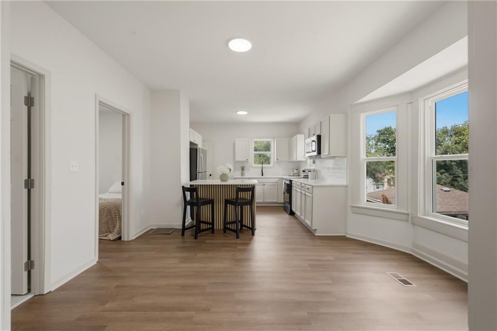 3612 Strong Avenue — photo 7