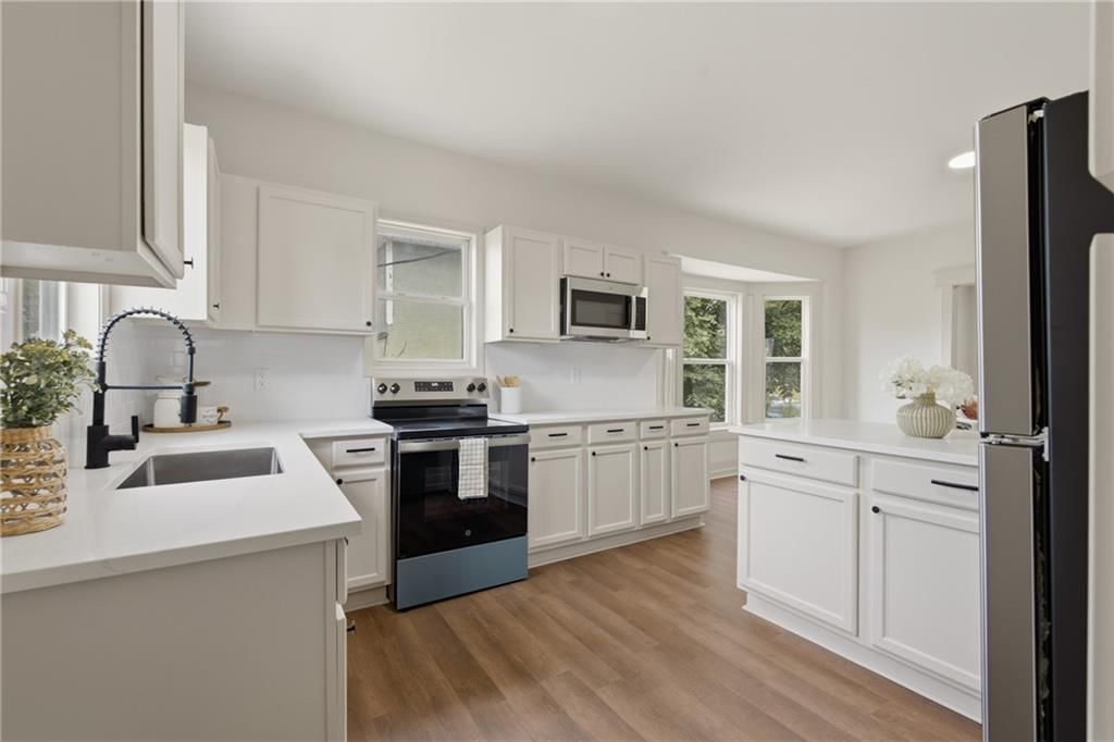 3612 Strong Avenue — photo 12