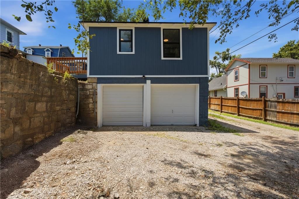 3612 Strong Avenue — photo 19