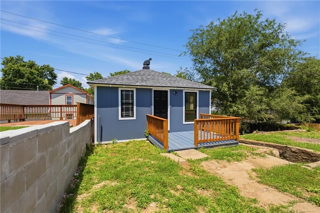 3612 Strong Avenue — photo 20