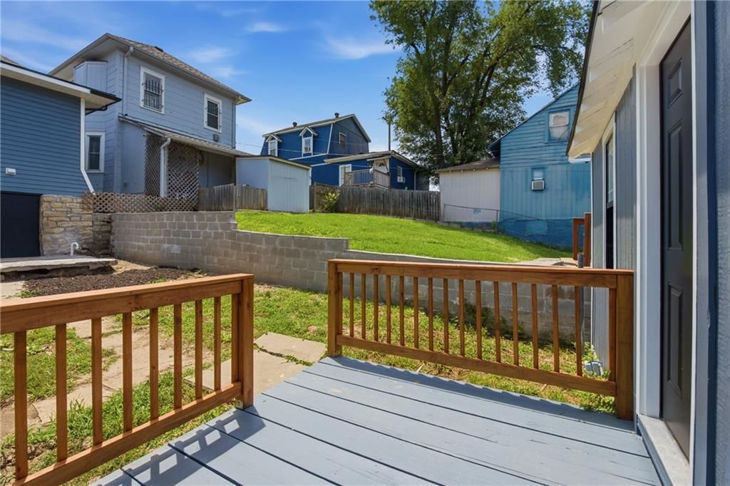 3612 Strong Avenue — photo 21