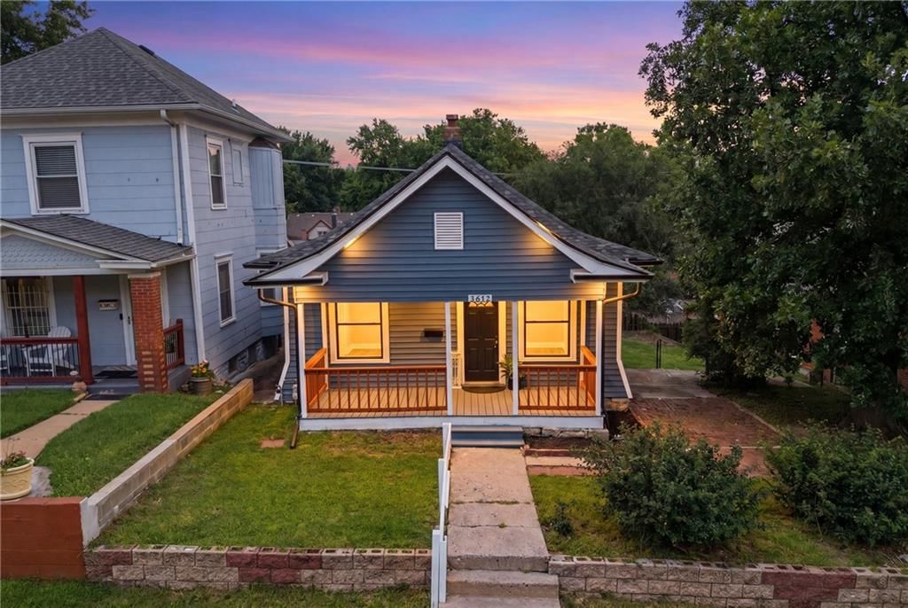 3612 Strong Avenue — photo 32