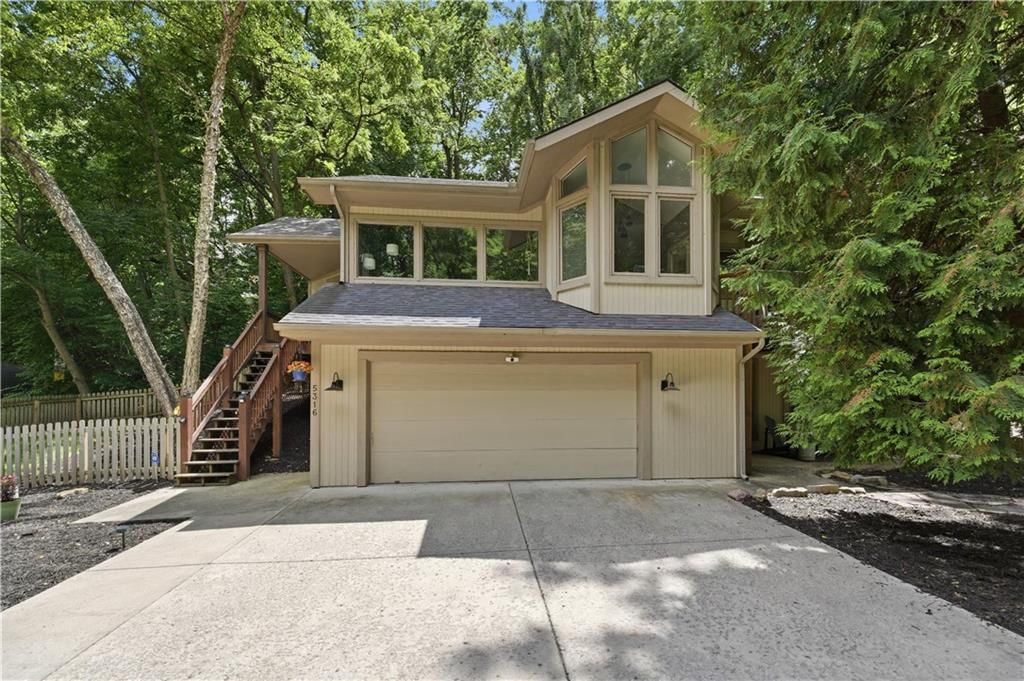 5316 NW Bluff Drive — photo 1