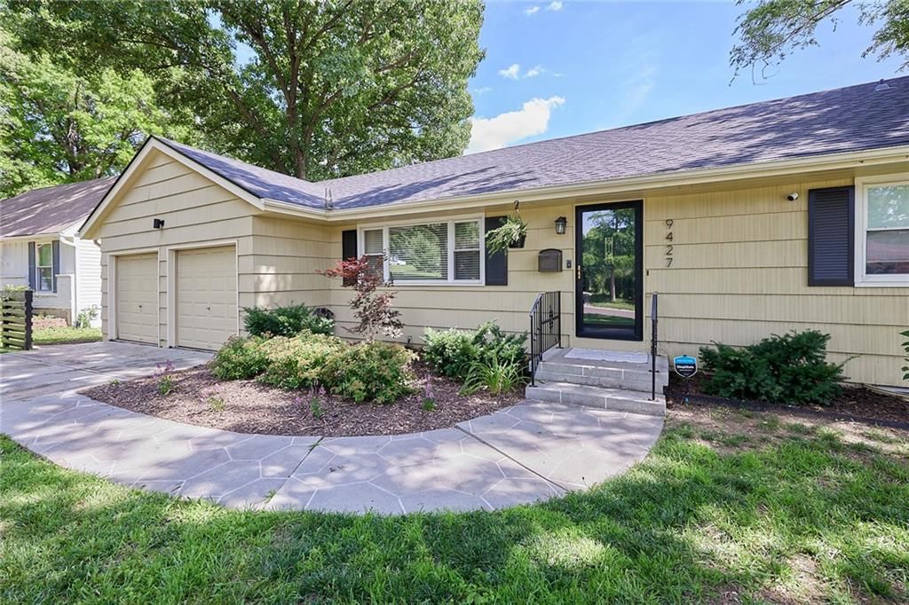 9427 MACKEY Street — photo 4