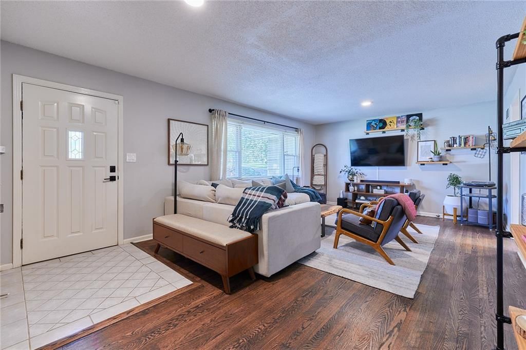 9427 MACKEY Street — photo 6