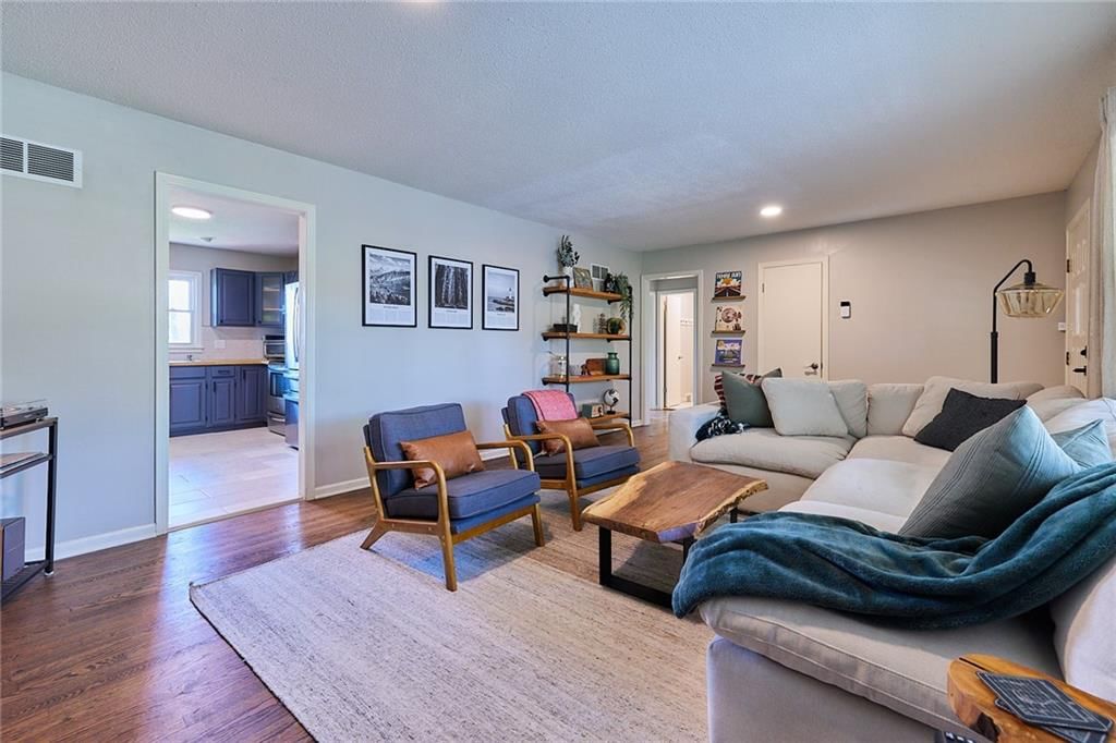 9427 MACKEY Street — photo 8