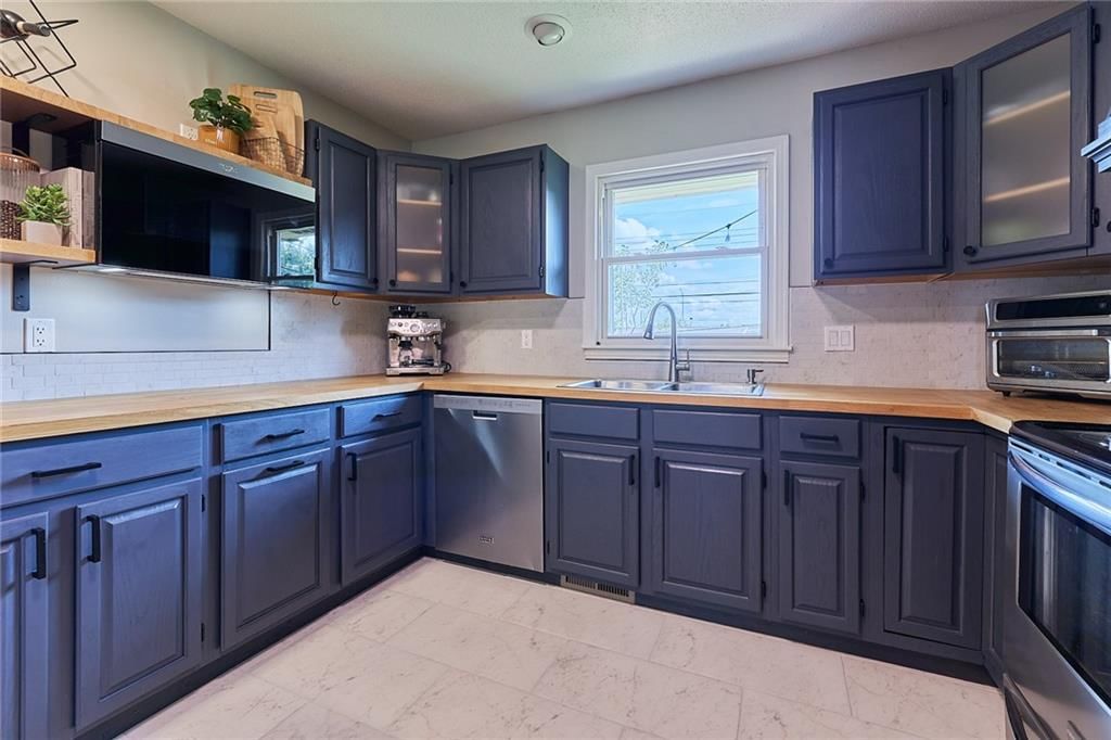9427 MACKEY Street — photo 10