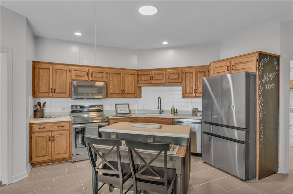 940 SW Woodbridge Court — photo 17