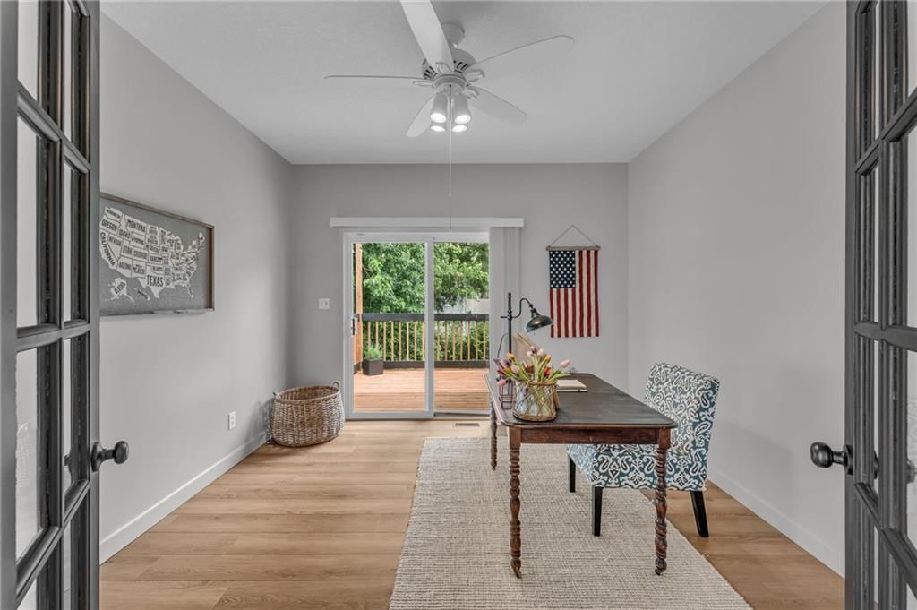 940 SW Woodbridge Court — photo 25