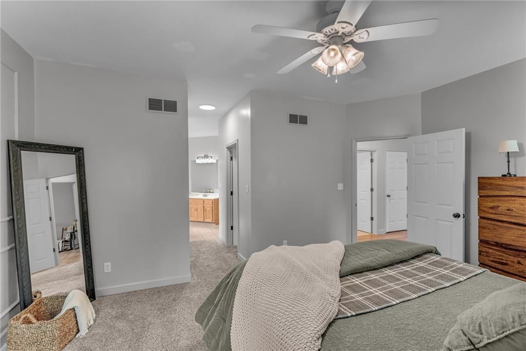 940 SW Woodbridge Court — photo 29