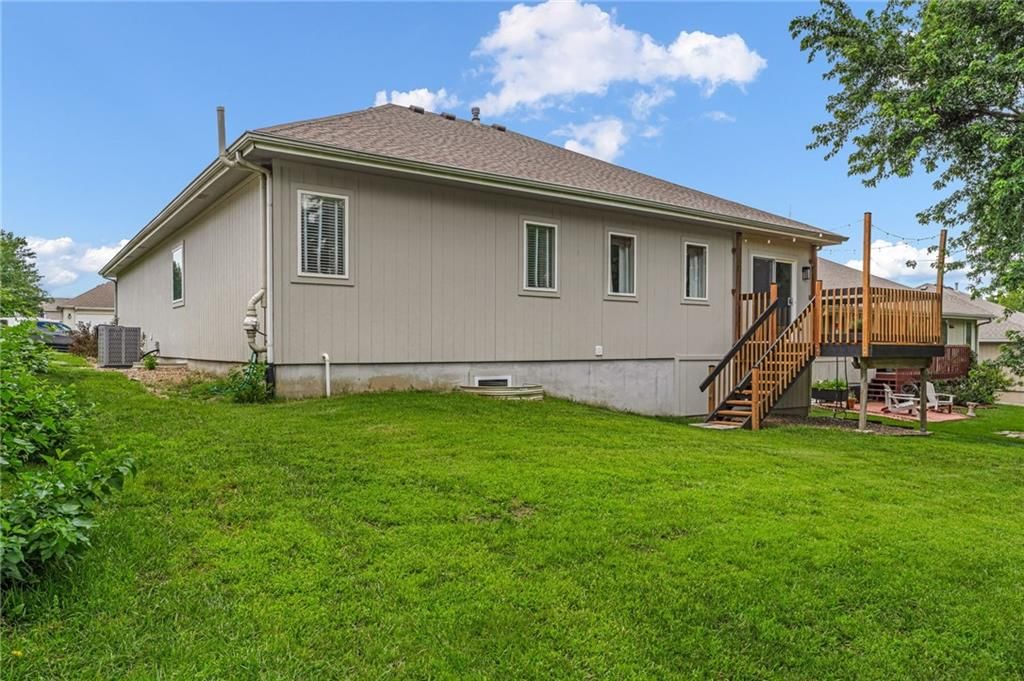 940 SW Woodbridge Court — photo 47