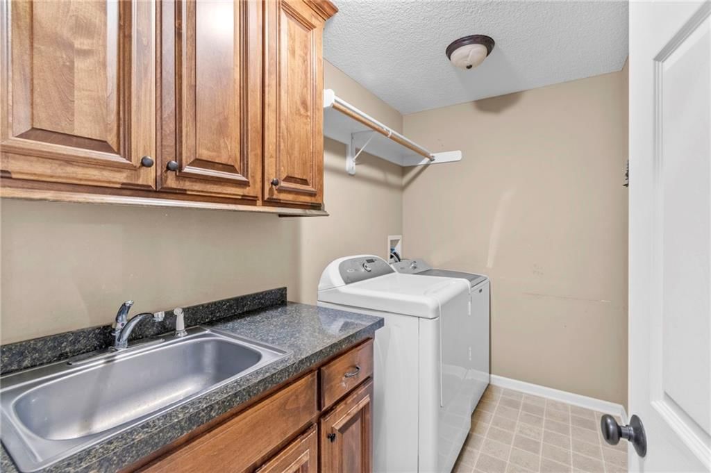 9020 N Oxford Avenue — photo 14